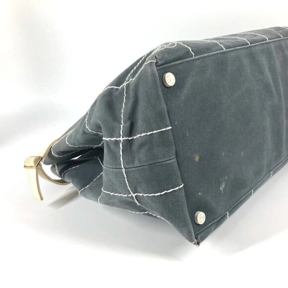 CHANEL CC CC Mark chocolate bar Shoulder Bag, horizontal Tote Bag gray/White - Picture 4 of 13